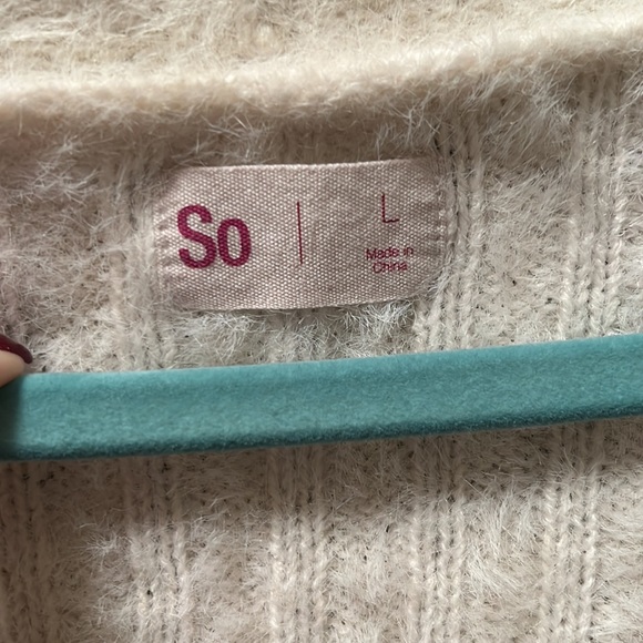 Soft SO crop button sweater - Picture 2 of 6